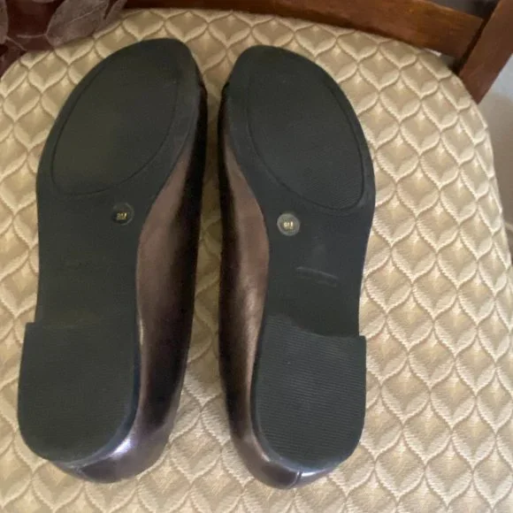 NURTURE Black Patent and Copper Ballet Flats - Picture 3 of 10